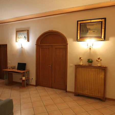 Eurotravel Bed And Car Hotel ลาสตรา อา ซินญา ภายนอก รูปภาพ