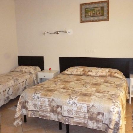 Eurotravel Bed And Car Hotel ลาสตรา อา ซินญา ภายนอก รูปภาพ