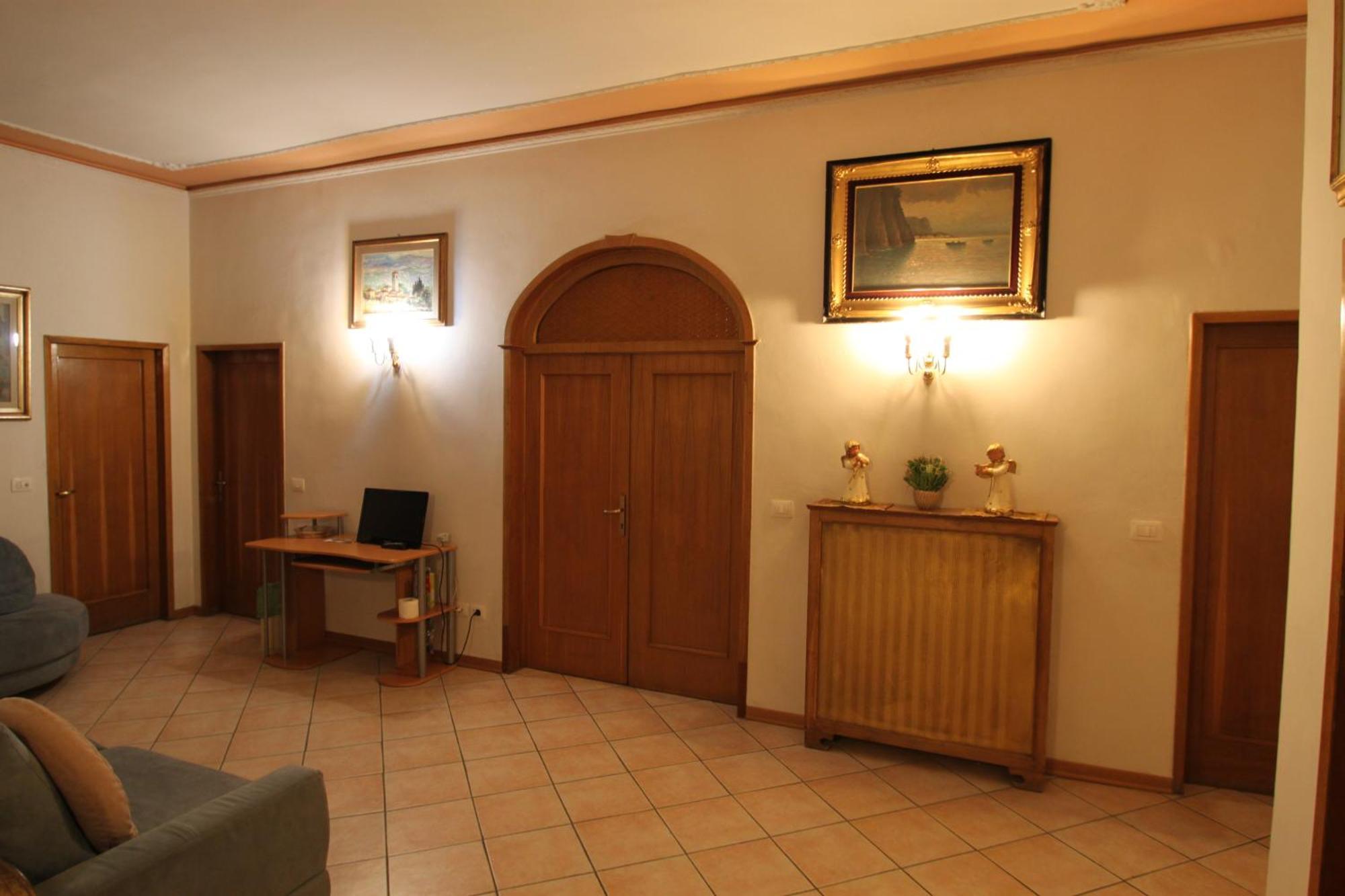 Eurotravel Bed And Car Hotel ลาสตรา อา ซินญา ภายนอก รูปภาพ