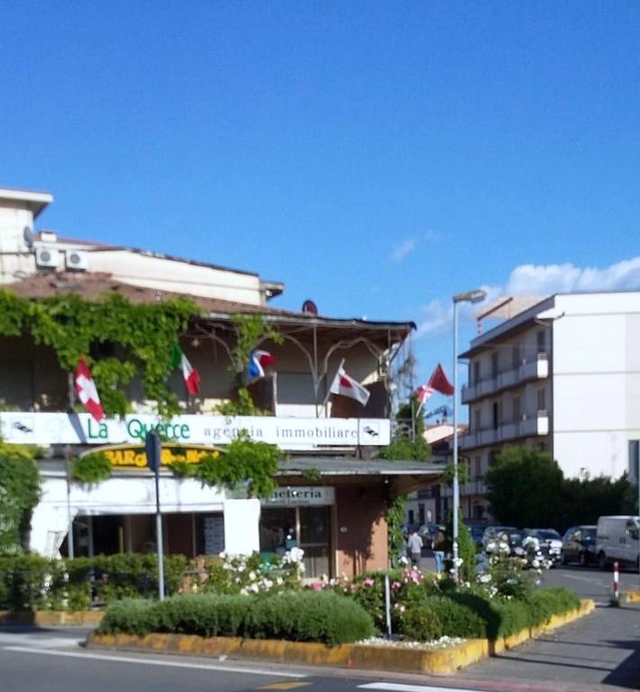 Eurotravel Bed And Car Hotel ลาสตรา อา ซินญา ภายนอก รูปภาพ