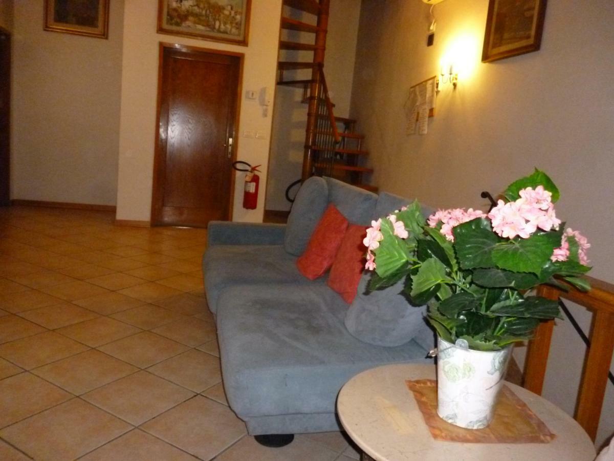 Eurotravel Bed And Car Hotel ลาสตรา อา ซินญา ภายนอก รูปภาพ